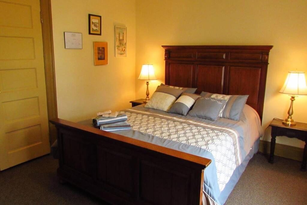 Great Gorge Guesthouse - Walk To The Falls, The Casino And All Downtown Restaurants - Across From The Aquarium 尼亚加拉瀑布 外观 照片